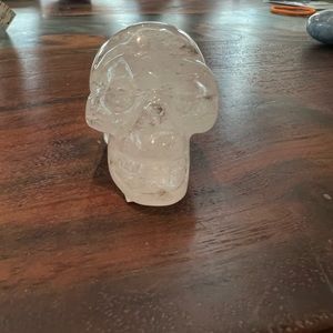 Crystal carved small skull